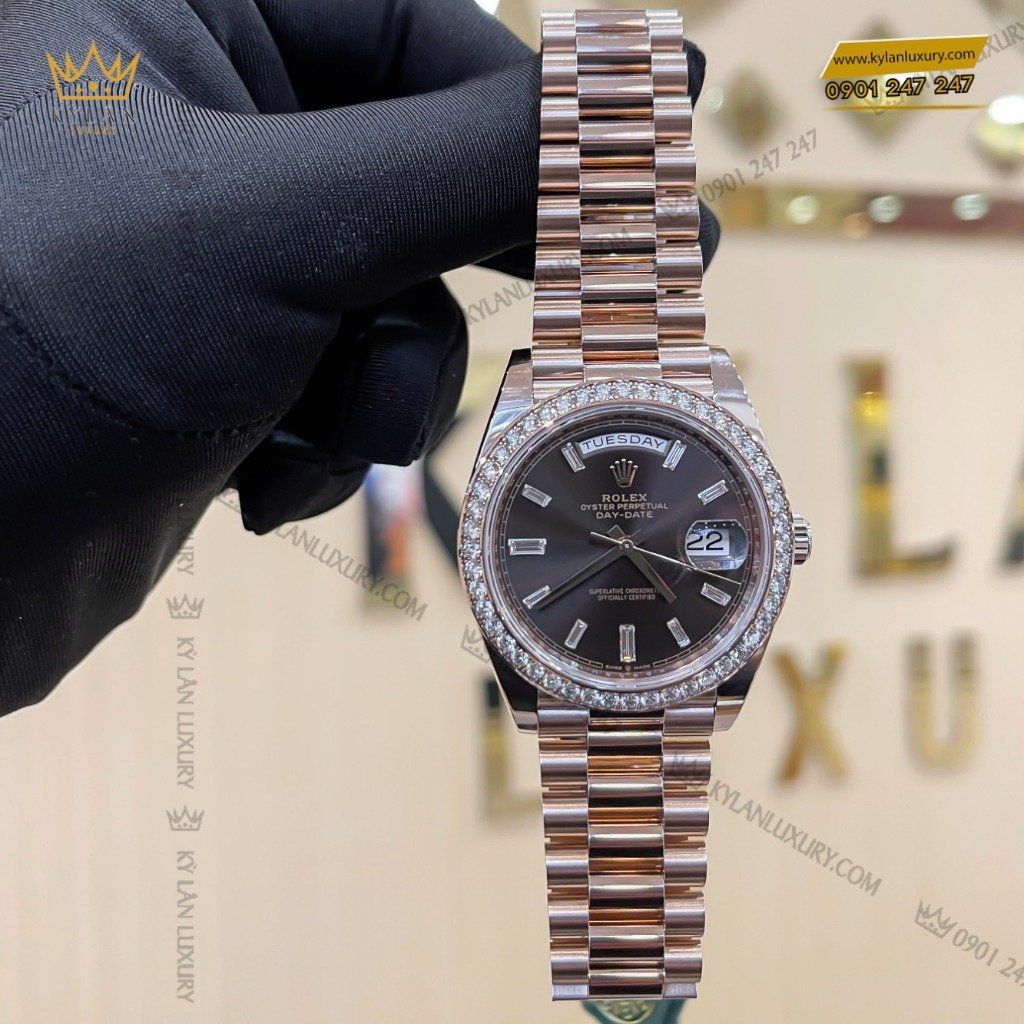 Kỳ Lân Luxury dong ho rolex day date 40 228345rbr 0006 mat so chocolate coc so kim cuong 3 Đồng Hồ Rolex Day-Date 40 228345RBR-0006 Mặt Số Chocolate Cọc Số Kim Cương