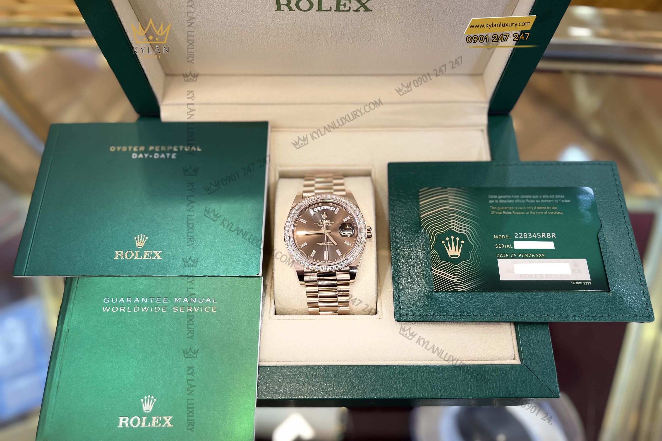 Kỳ Lân Luxury dong ho rolex day date 40 228345rbr 0006 mat so chocolate coc so kim cuong 7 scaled Đồng Hồ Rolex Day-Date 40 228345RBR-0006 Mặt Số Chocolate Cọc Số Kim Cương