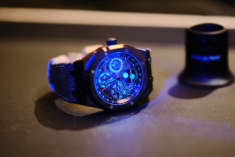 Kỳ Lân Luxury dong ho royal oak perpetual calendar openworked cactus jack 2 Đồng hồ Royal Oak Perpetual Calendar Openworked “Cactus Jack”