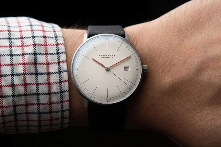 Kỳ Lân Luxury dong ho tu dong toi gian junghans max bill 1 Đồng hồ tự động tối giản Junghans Max Bill