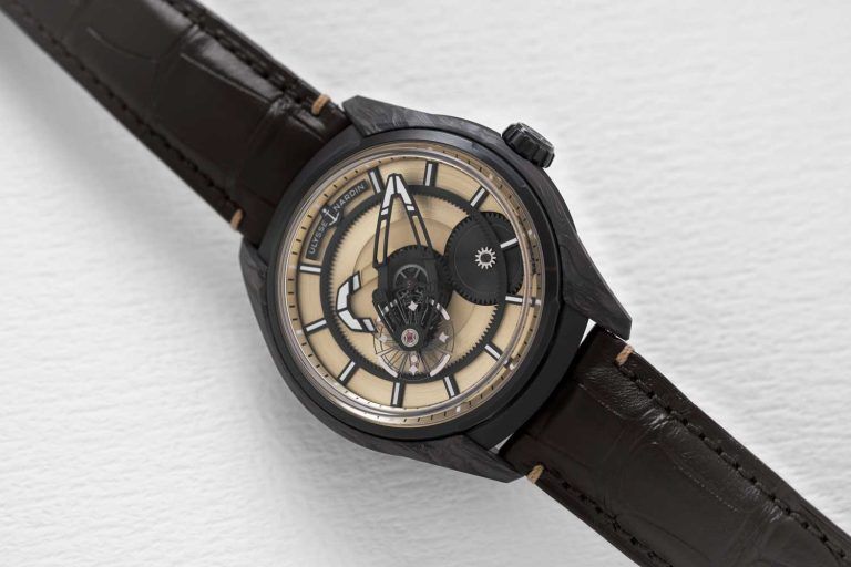 Kỳ Lân Luxury dong ho ulysse nardin freak x carbonium gold the hour glass 5 Đồng hồ Ulysse Nardin Freak X Carbonium Gold The Hour Glass