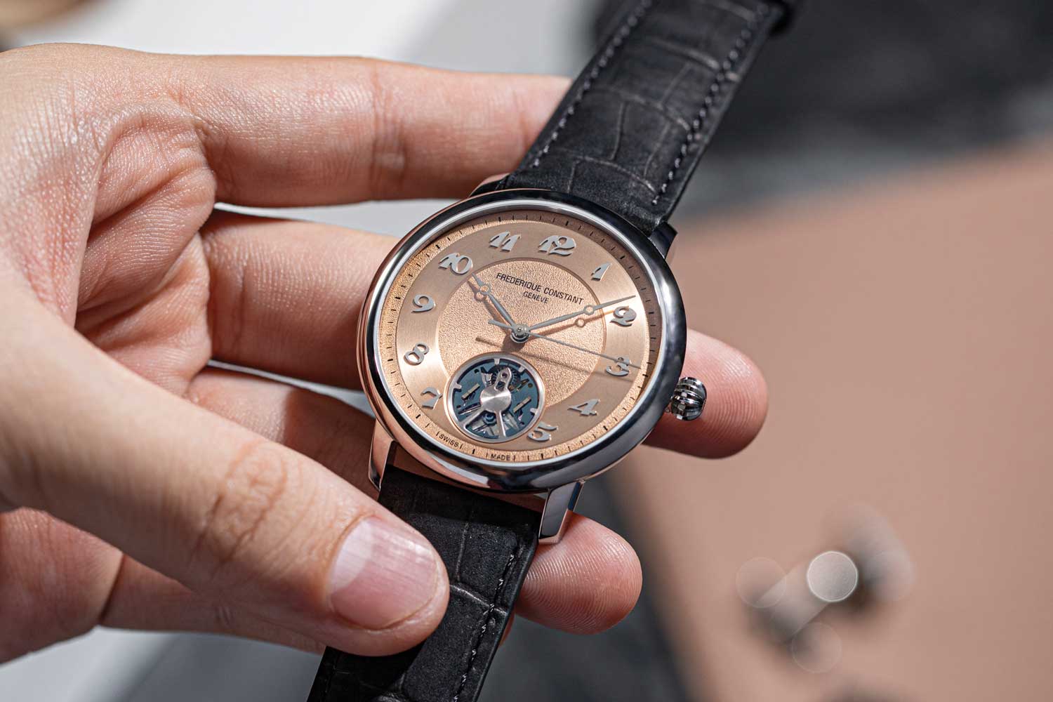 Đồng hồ Frederique Constant được sản xuất chỉ với 100 mẫu