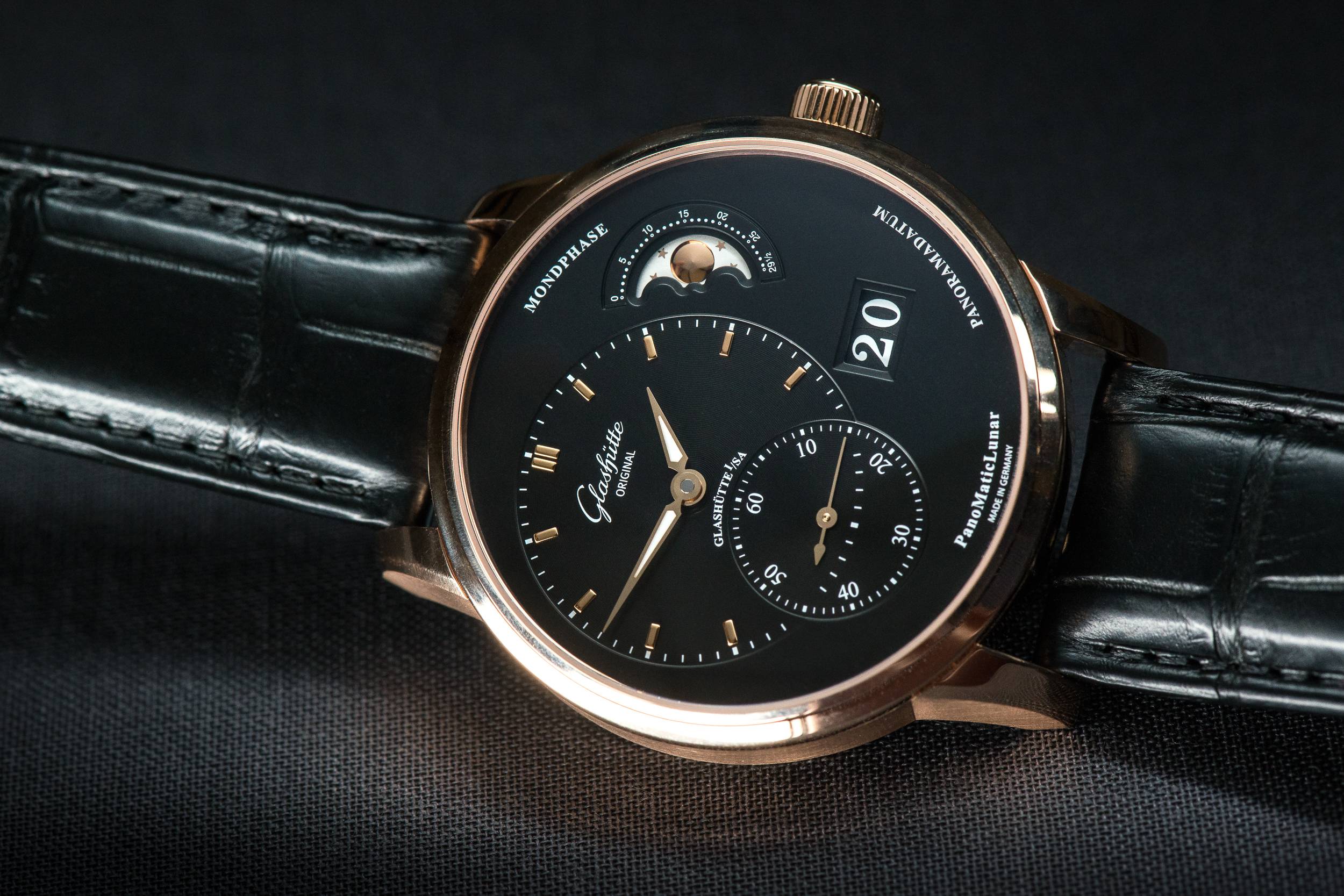 Kỳ Lân Luxury glashutte original panomaticlunar watch in rose gold 2015 front Sức hút hấp dẫn của những mẫu đồng hồ sở hữu mặt số lệch tâm