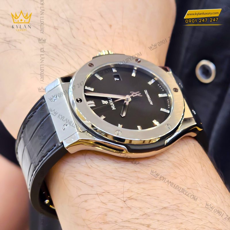 Đồng hồ Hublot Classic Fusion Titanium 42mm da cá
