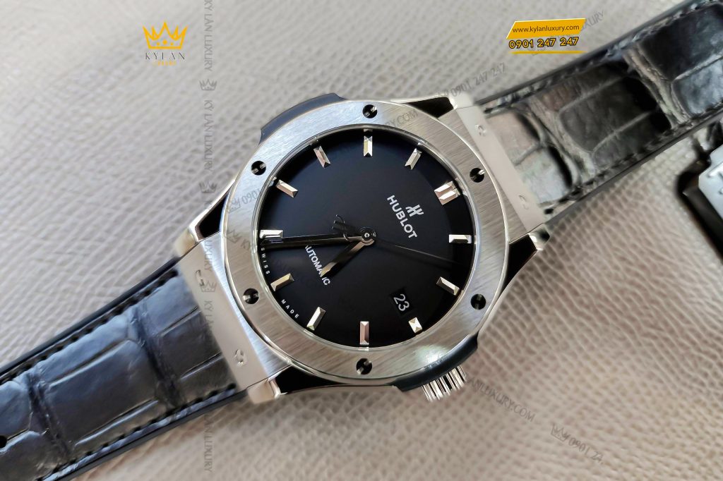 Kỳ Lân Luxury hublot classic fusion titanium 42mm da ca 3 Đồng hồ Hublot Classic Fusion Titanium 42mm da cá
