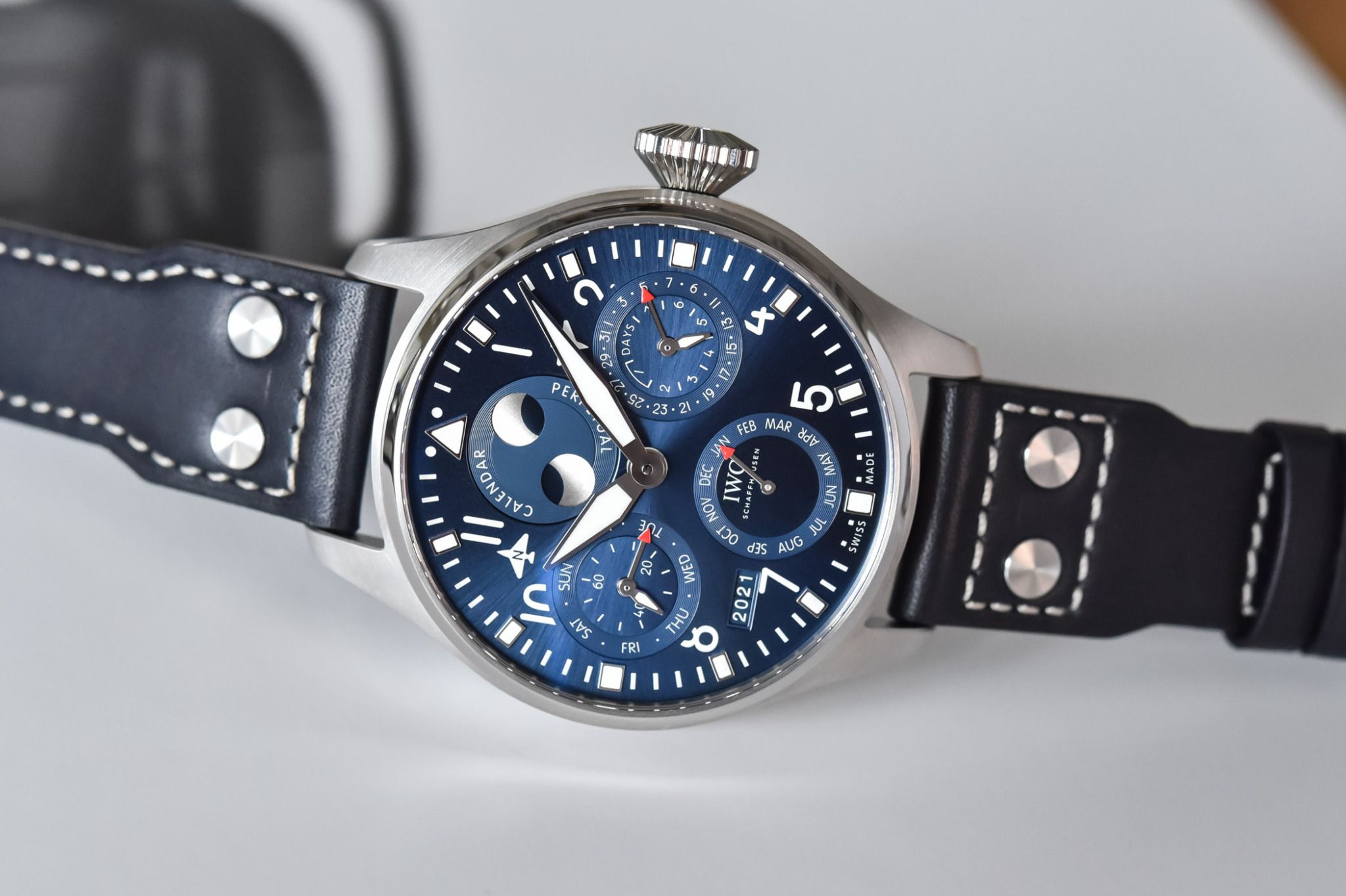 Kỳ Lân Luxury iwc big pilots watch perpetual calendar steel blue dial iw503605 hands on 6 2048x1364 1 Tìm hiểu về top 5 mẫu đồng hồ lịch vạn niên đỉnh cao được ra mắt ở sự kiện Watches & Wonder 2021