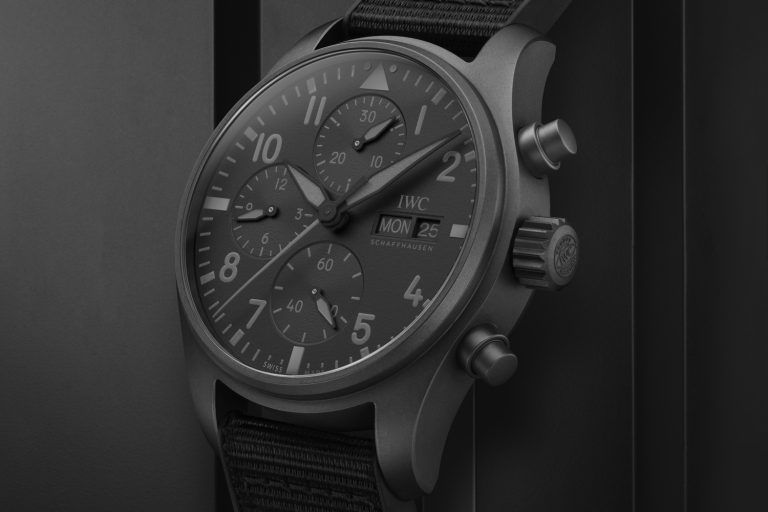 Kỳ Lân Luxury iwc pilot s watch chronograph 41 top gun ceratanium Đồng hồ phi công Chronograph 41mm và 43mm của Pilot's