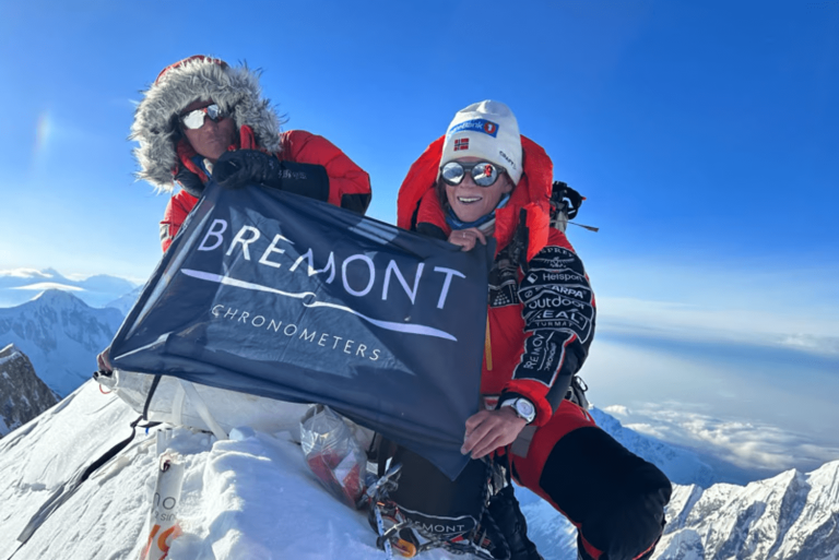 Kỳ Lân Luxury kristin harila va lama treo co bremont Đồng hồ Supermarine S300 - Đại sứ Bremont Kristin Harila