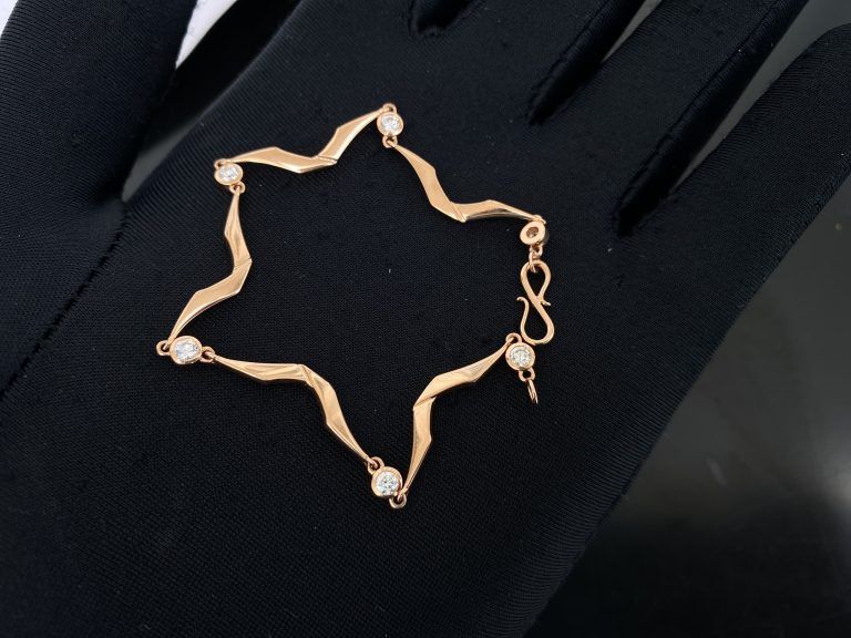 Kỳ Lân Luxury la c tay kie u sa vertu gold diamond jpeg Lắc tay kiêu sa Vertu Gold Diamond.