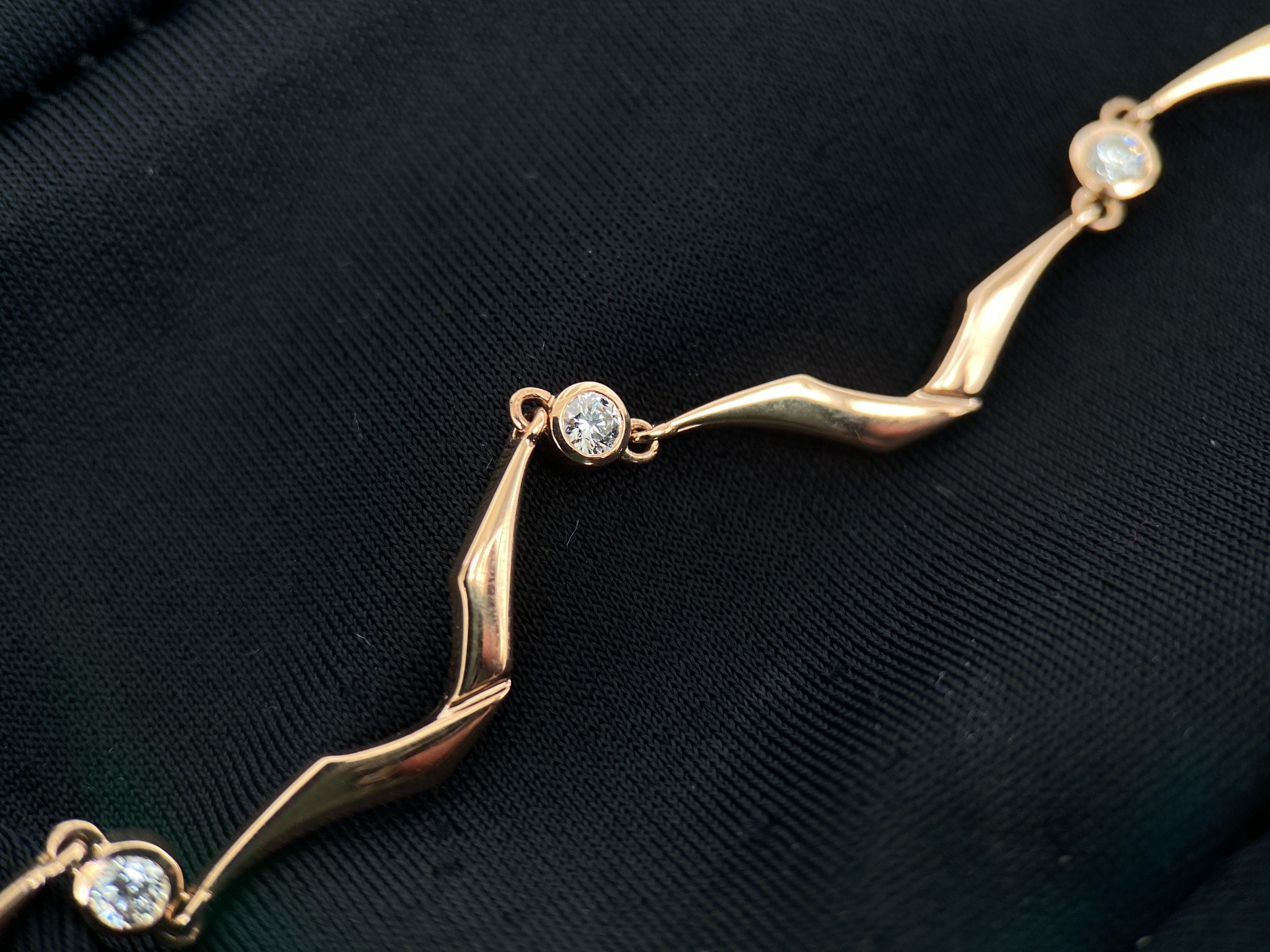 Lắc tay kiêu sa Vertu Gold Diamond.
