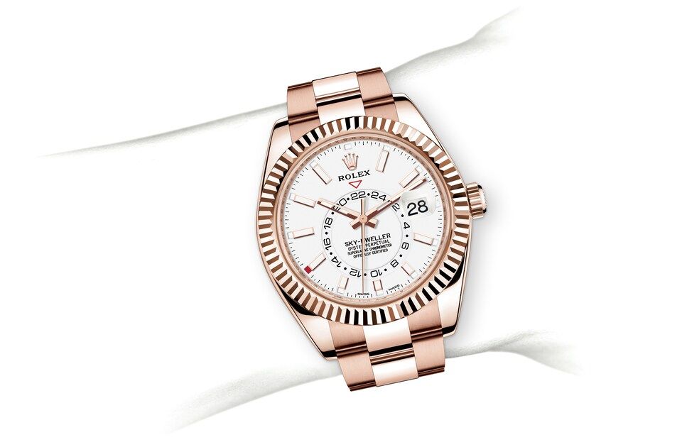 Kỳ Lân Luxury m326935 0005 modelpage on wrist landscape ROLEX SKY-DWELLER 42mm - VÀNG EVEROSE 18 CT - M326935-0005