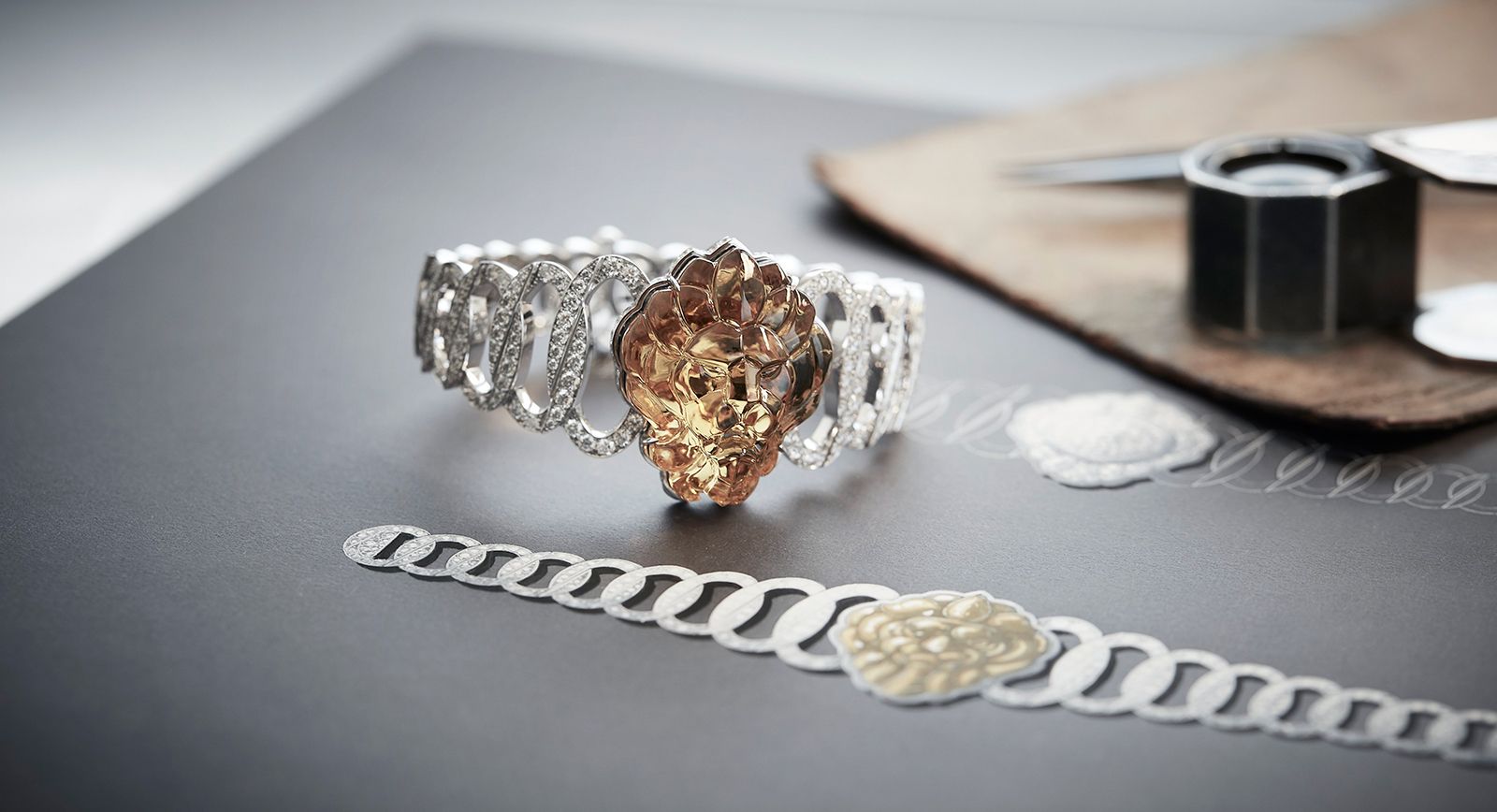 Kỳ Lân Luxury montre lion les eternelles 2 02 Điểm mặt top 5 mẫu đồng hồ nữ lấp lánh tuyệt vời từ thương hiệu đồng hồ nổi tiếng thế giới