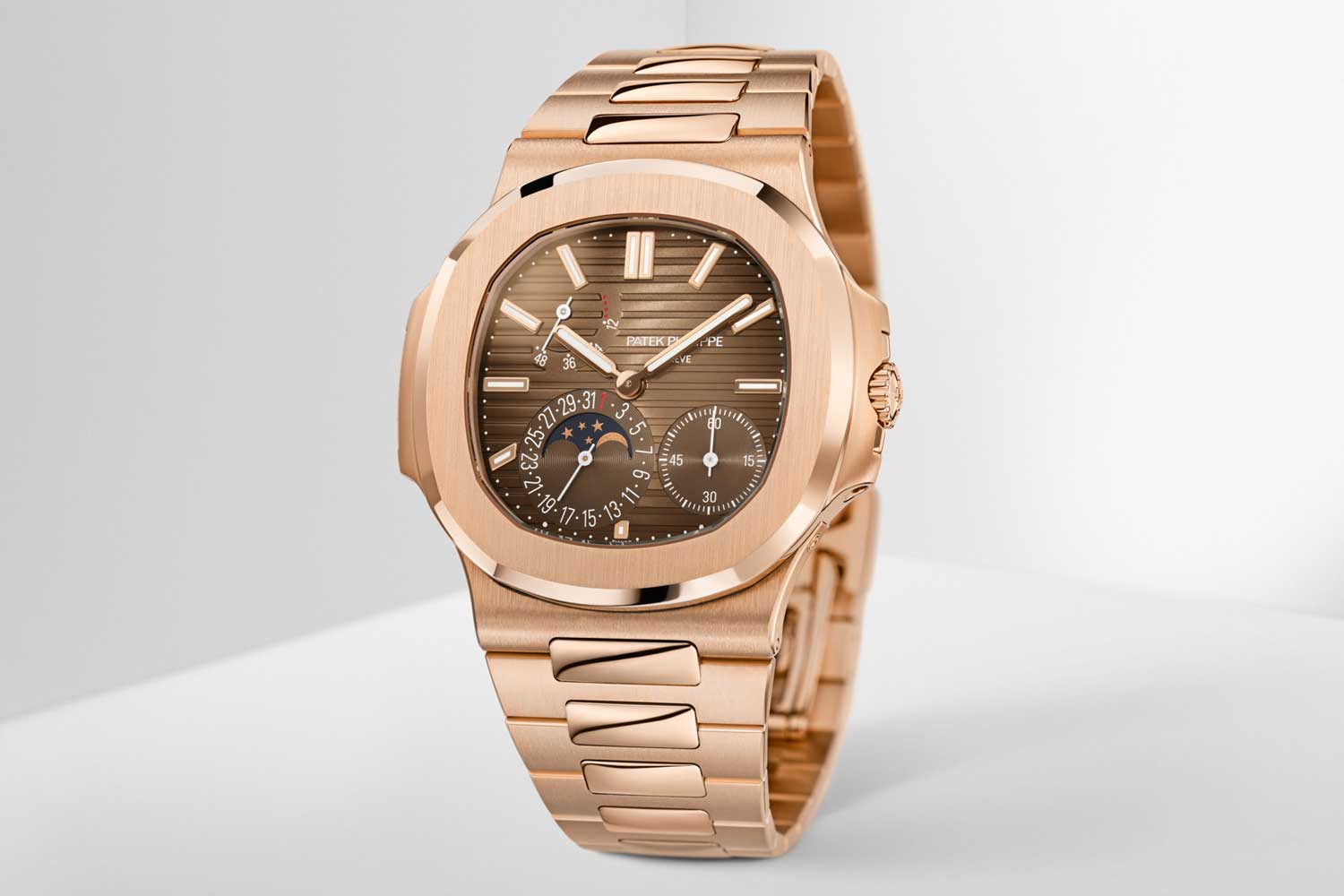 Đồng hồ Patek Philippe Nautilus Chronograph và Moon Phase 