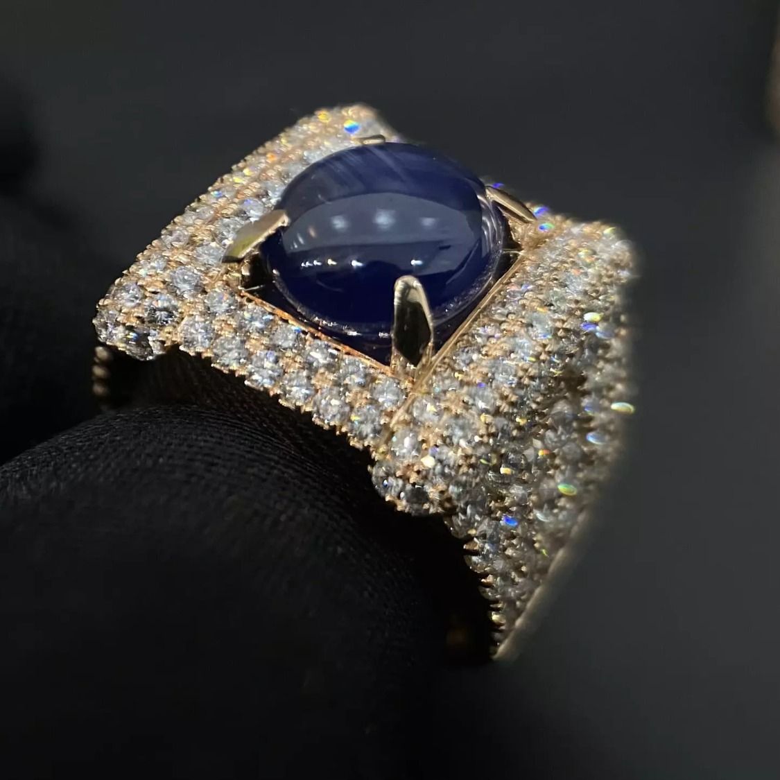 Kỳ Lân Luxury nha n nam va ng ho ng 18k sapphire diamond 18 51091e56 dbba 4bf4 8b61 140773e255ad Nhẫn Nam Vàng Hồng 18K Sapphire & Diamond