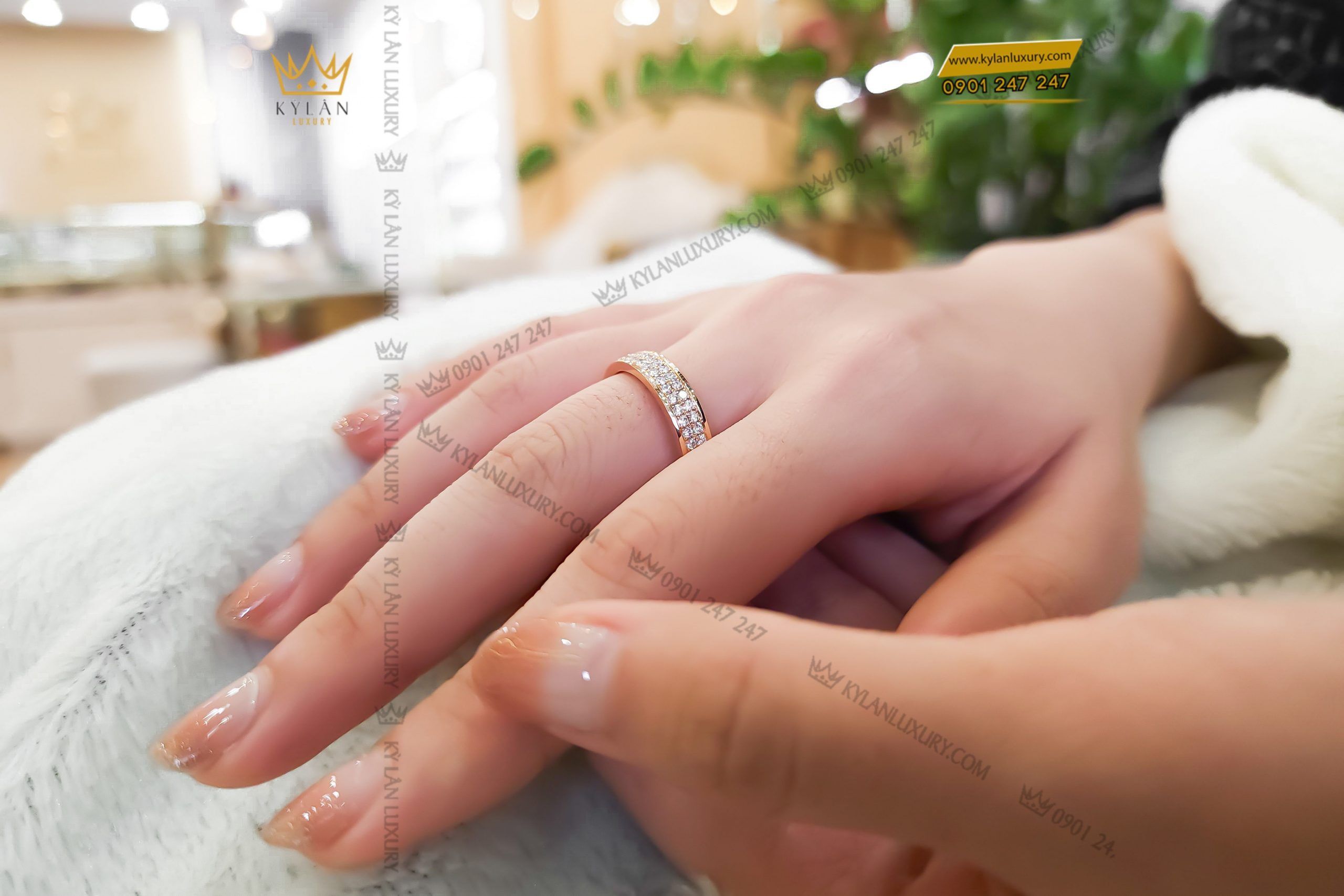 Kỳ Lân Luxury nhan nu vang nguyen khoi 18k au750 dinh kim cuong 5 scaled Nhẫn nữ vàng nguyên khối 18k Au750 đính 2 hàng kim cương