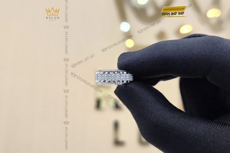 Kỳ Lân Luxury nhan nu xoay rolex vang trang 18k au750 dinh kim cuong 4 1 Nhẫn nữ Rolex xoay vàng trắng nguyên khối Au750 đính 3 hàng kim cương