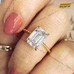 Nhẫn vàng nguyên khối 18k đính kim cương emerald