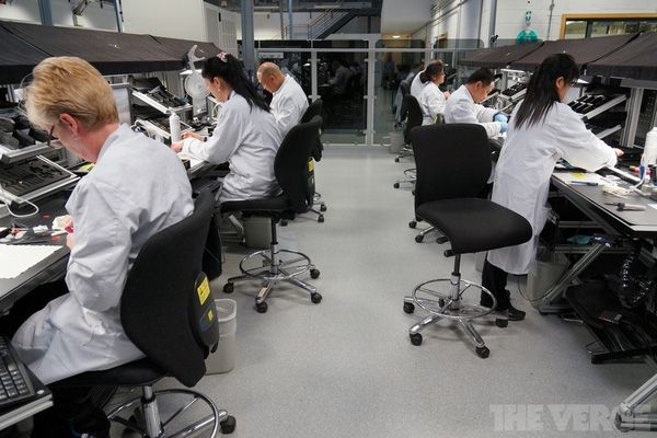 Kỳ Lân Luxury noi san xuat dien thoai vertu4 ZOOM cận cảnh nơi sản xuất chế tạo điện thoại Vertu