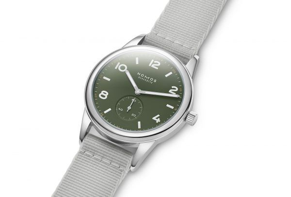 Kỳ Lân Luxury nomos glash tte club automatic olive 600x406 1 Chiêm ngưỡng những dòng đồng hồ xuất hiện ở sự kiện Watches and Wonders 2021 (TIẾP)