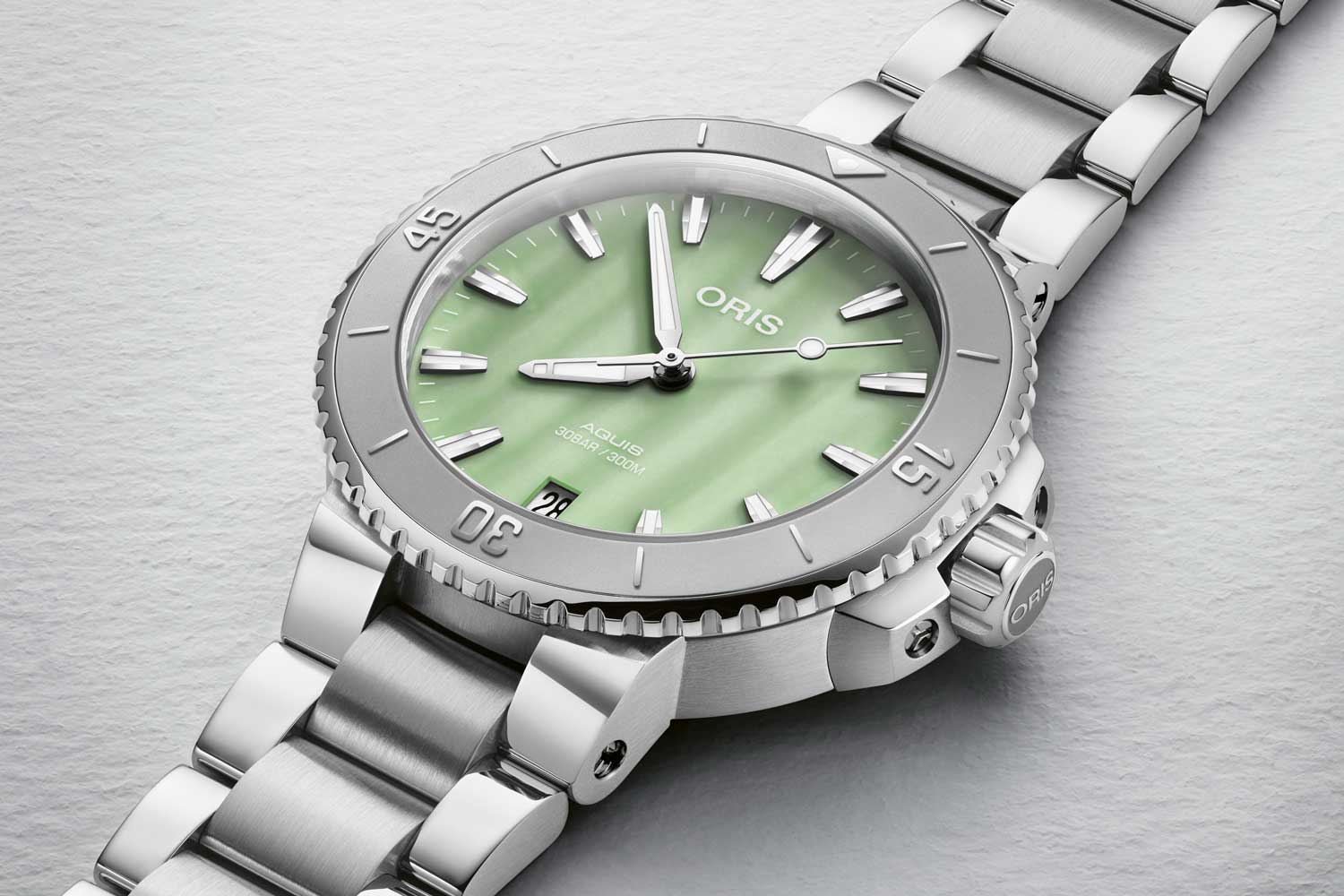 Kỳ Lân Luxury oris aquis date 2022 3 Đồng hồ Oris Aquis Date với mặt số làm bằng xà cừ