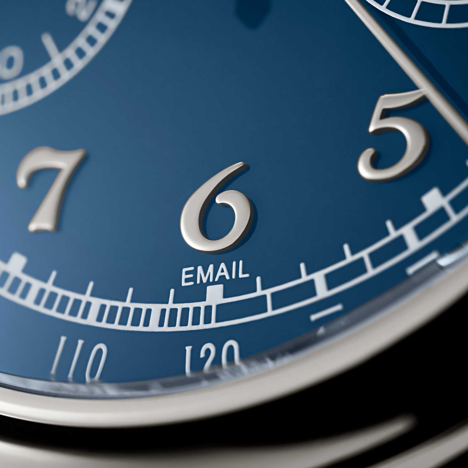 Patek Philippe 5370 bằng bạch kim với mặt số tráng men màu xanh Grande Feu