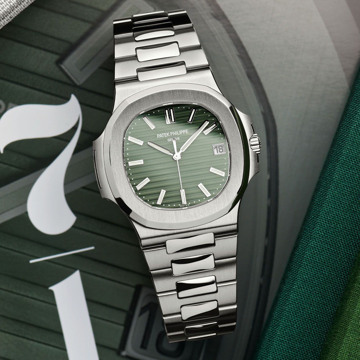 Kỳ Lân Luxury patek philippe nautilus 5711 olive green 1 Lý giải vì sao 4 trong số các biểu tượng tuyệt vời nhất của ngành đồng hồ lại đột ngột cải tiến?