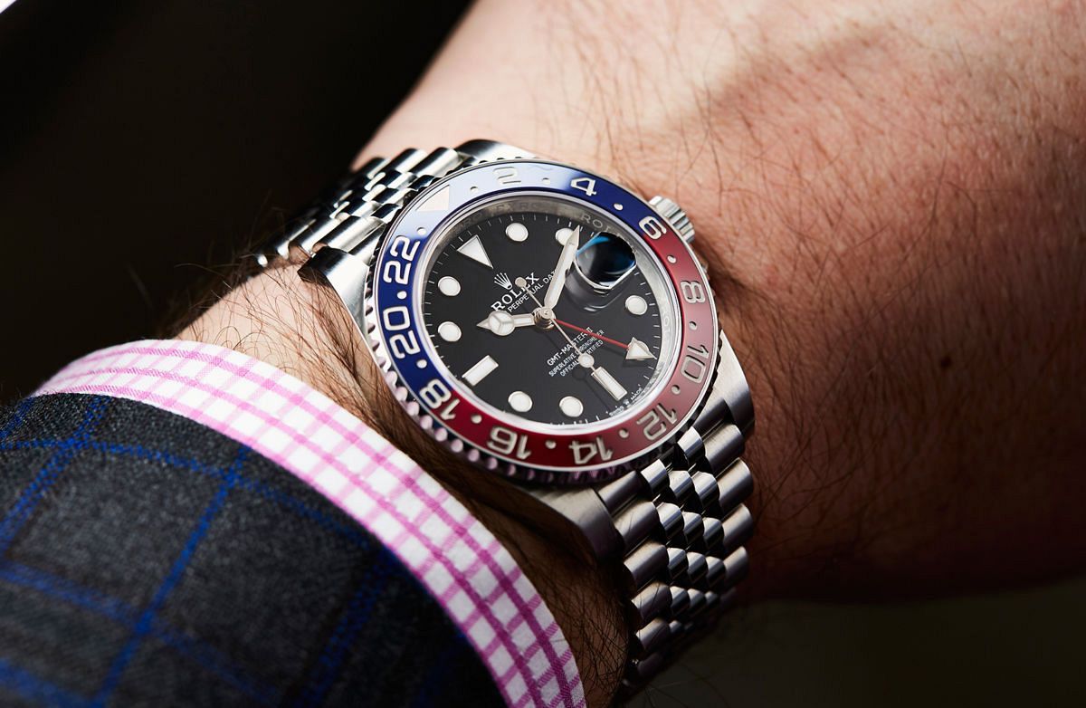 Kỳ Lân Luxury rolex gmt pepsi 126710 blro 5 600x391 “TAKE NOTE” 5 dòng đồng hồ nổi bật tới khách hàng của shop KỲ LÂN LUXURY