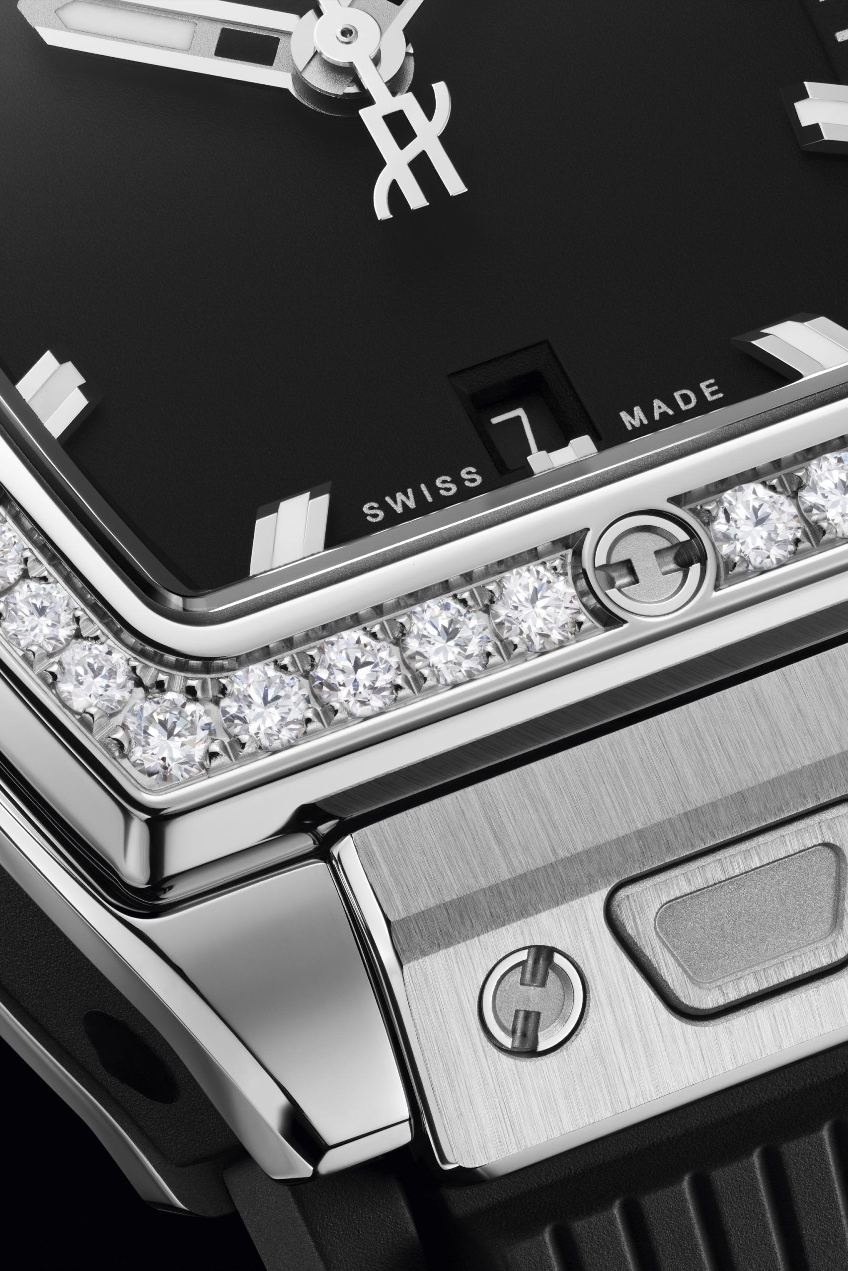 Kỳ Lân Luxury spirit of big bang steel diamonds 32 mm close up shot scaled Đồng hồ Hublot Spirit Of Bing Bang Steel Diamonds 32mm