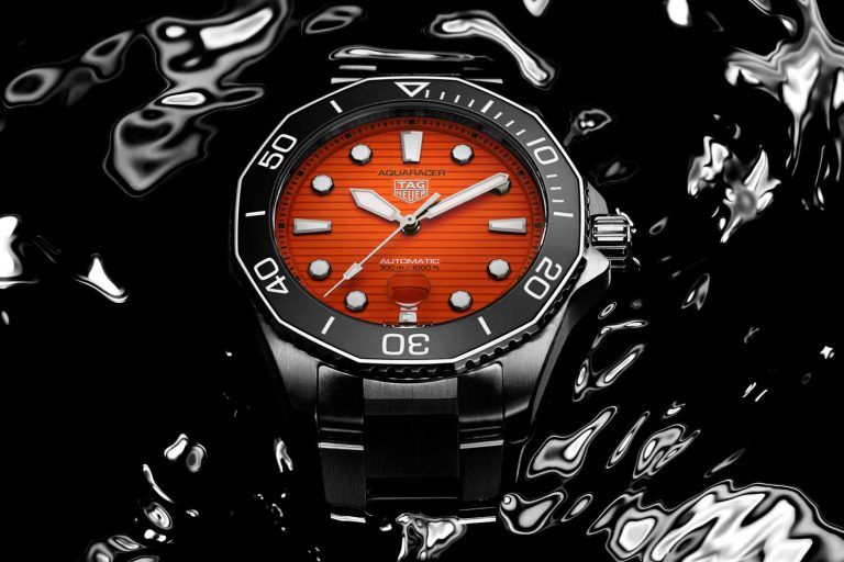 Kỳ Lân Luxury tag heuer aquaracer professional 300 orange diver va tag heuer monaco 9 TAG Heuer Aquaracer Professional 300 Orange Diver và TAG Heuer Monaco