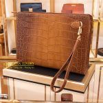 Kỳ Lân Luxury tu i cluch da ca alligator 10 1 scaled 1 Túi clutch da cá alligator brown