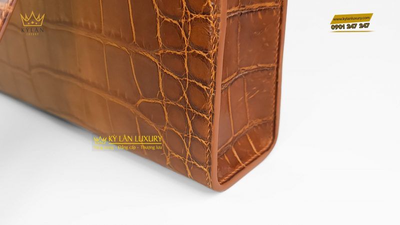 Kỳ Lân Luxury tu i cluch da ca alligator 14 1 scaled 1 Túi clutch da cá alligator brown