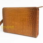 Kỳ Lân Luxury tu i cluch da ca alligator 4 1 scaled 1 Túi clutch da cá alligator brown