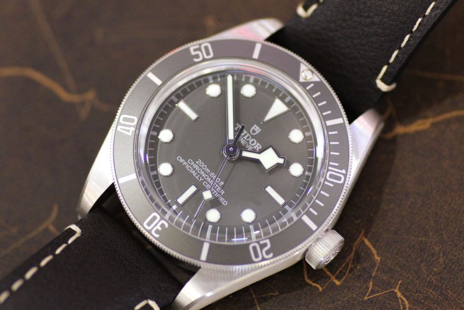 Kỳ Lân Luxury tudor black bay silver diver 2 940x627 1 TOP các đồng hồ thể thao đáng chú ý nhất ở sự kiện Watches & Wonders 2021