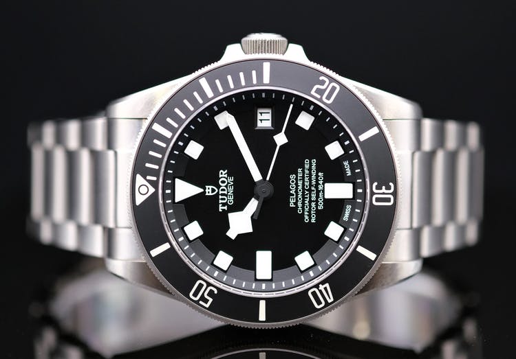 Kỳ Lân Luxury tudor pelagos 25600tn scaled1 jpeg Chất liệu nào tạo nên giá trị của đồng hồ?