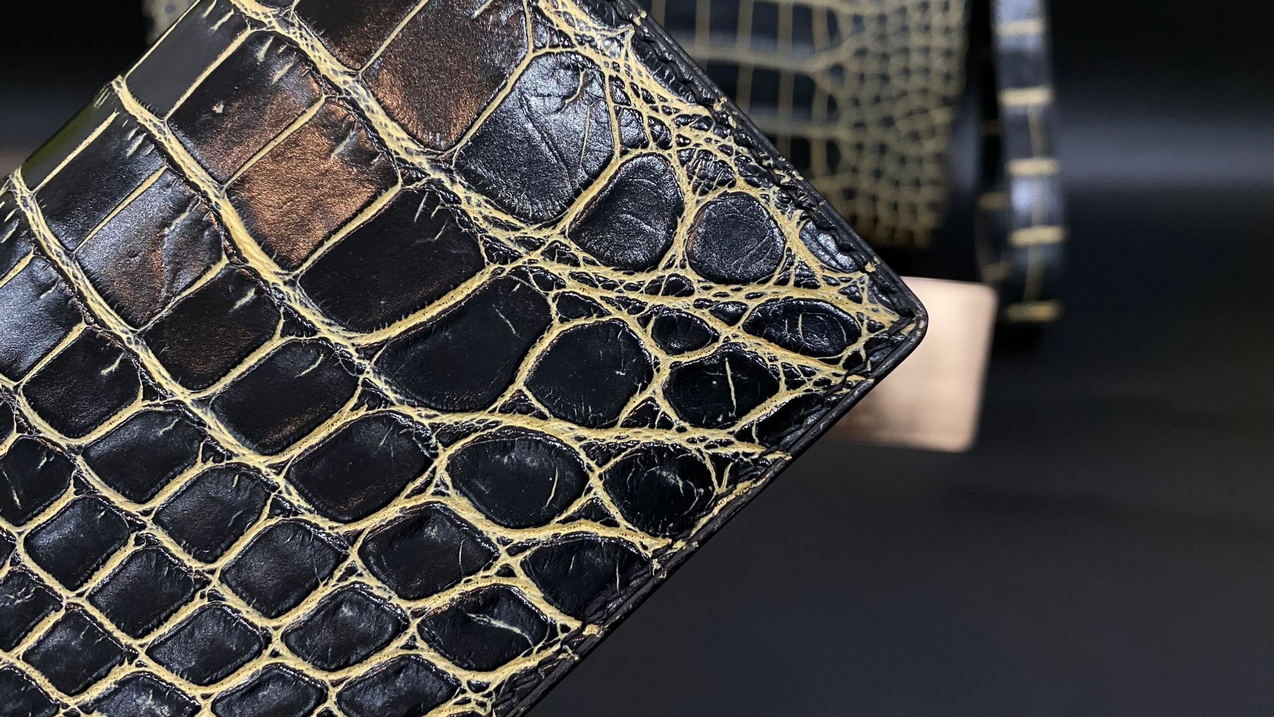 Kỳ Lân Luxury tui clutch alligator dark green 6 scaled Túi Clutch Alligator Dark Green