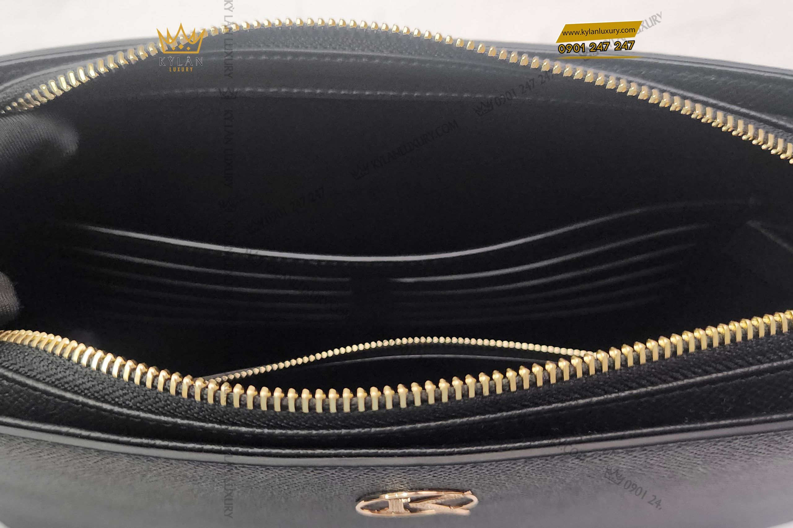 Kỳ Lân Luxury tui clutch cam tay chu k da epsom black 3 scaled Túi Clutch cầm tay chữ K da Epsom black