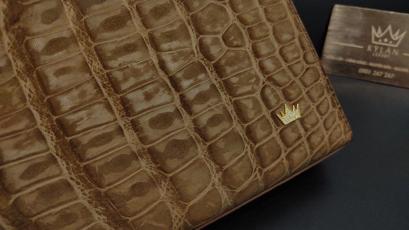 Kỳ Lân Luxury tui clutch da ca alligator mau nau 15 1 Túi clutch da cá alligator màu nâu