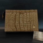 Kỳ Lân Luxury tui clutch da ca alligator mau nau 20 2 Túi clutch da cá alligator màu nâu