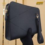 Túi Clutch da epsom logo LV