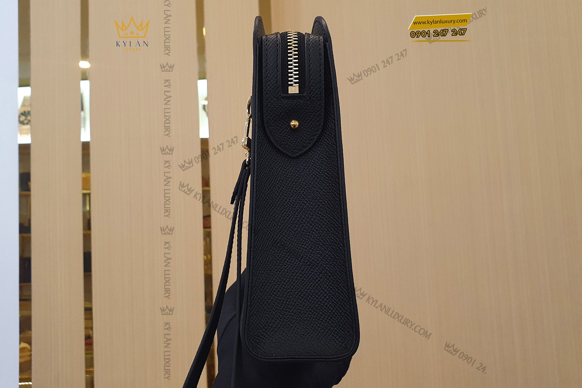 Kỳ Lân Luxury tui clutch da epsom logo lv 3 Túi Clutch da epsom logo LV