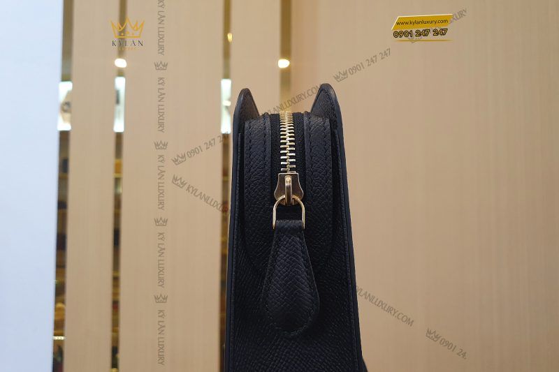 Túi Clutch da epsom logo LV