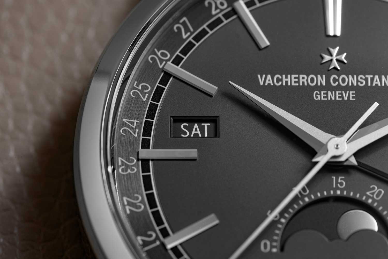 Vacheron Constantin giới thiệu đồng hồ Traditionnelle bằng vàng trắng