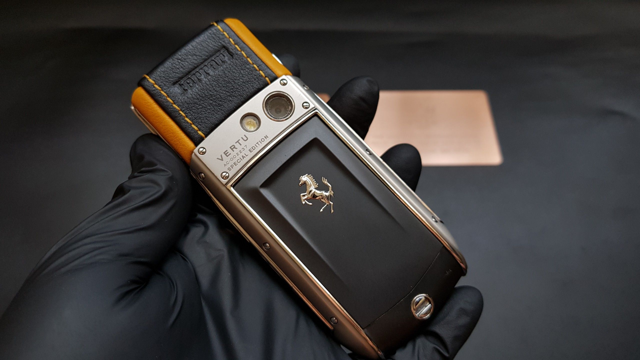 Kỳ Lân Luxury vertu ascent ti ferrari 8 Vertu Ascent Ti Ferrari Special Edition - sự lựa chọn hoàn hảo của phái mạnh