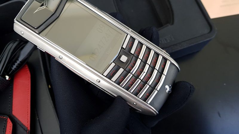 Kỳ Lân Luxury vertu ascent ti ferrari limited red 16 1 Vertu Ascent Ti Ferrari Limited Red