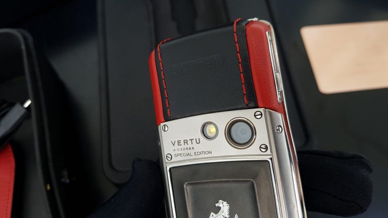 Kỳ Lân Luxury vertu ascent ti ferrari limited red 25 1 Vertu Ascent Ti Ferrari Limited Red