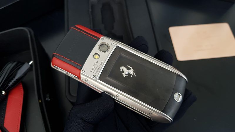 Kỳ Lân Luxury vertu ascent ti ferrari limited red 36 1 Vertu Ascent Ti Ferrari Limited Red