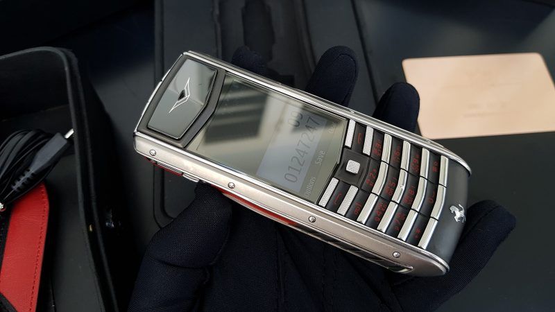 Kỳ Lân Luxury vertu ascent ti ferrari limited red 41 1 Vertu Ascent Ti Ferrari Limited Red