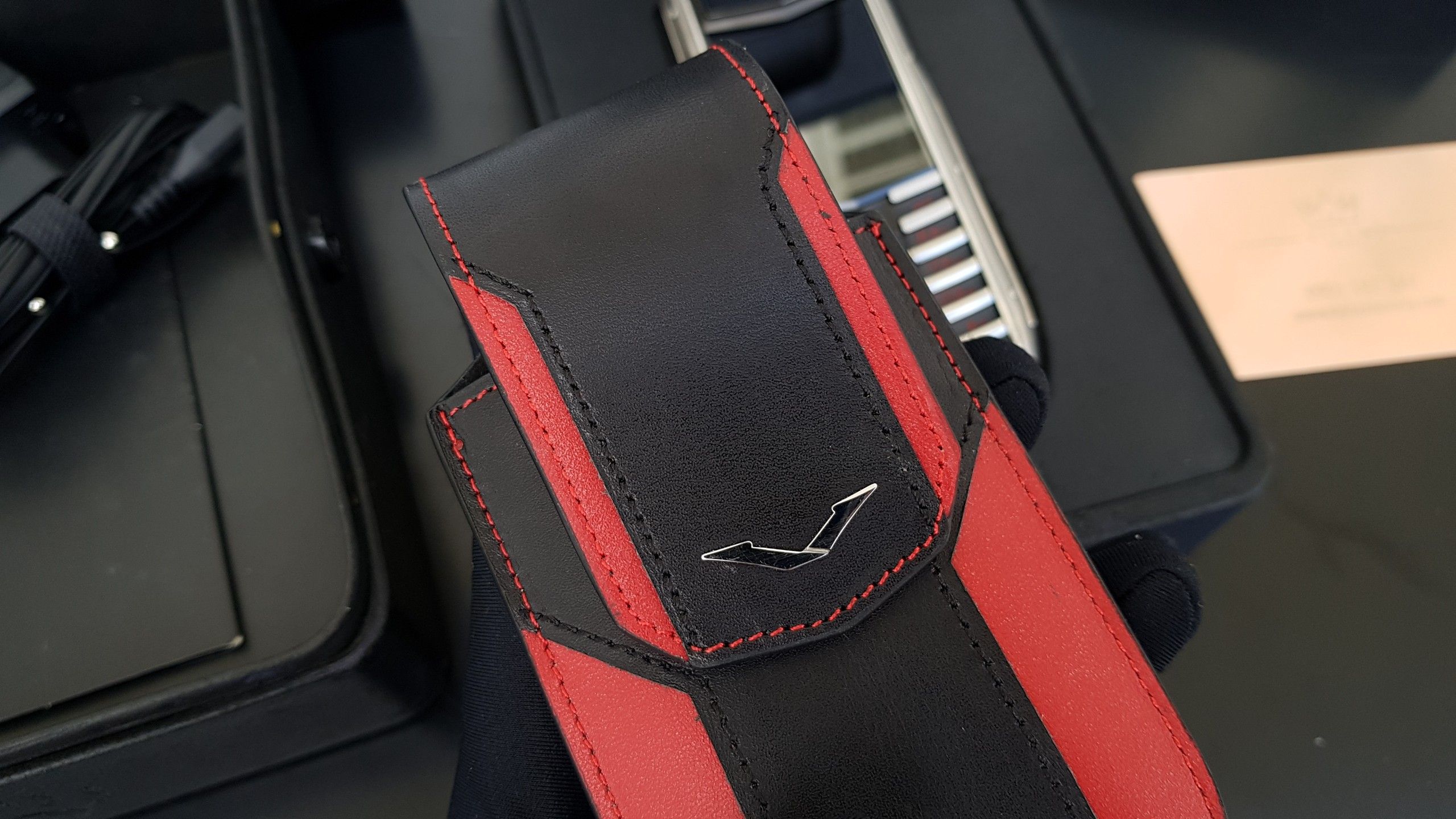 Kỳ Lân Luxury vertu ascent ti ferrari limited red 6 Vertu Ascent Ti Ferrari Limited Red