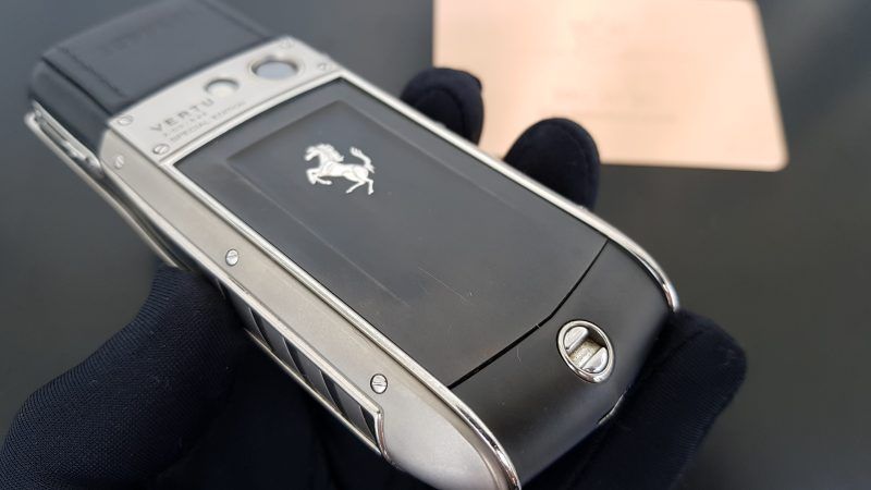 Kỳ Lân Luxury vertu ascent x ferrari limited 26 6f28d534 43d4 4864 95b3 3a42e9e3bd89 1 Vertu Ascent Ti Ferrari Limited