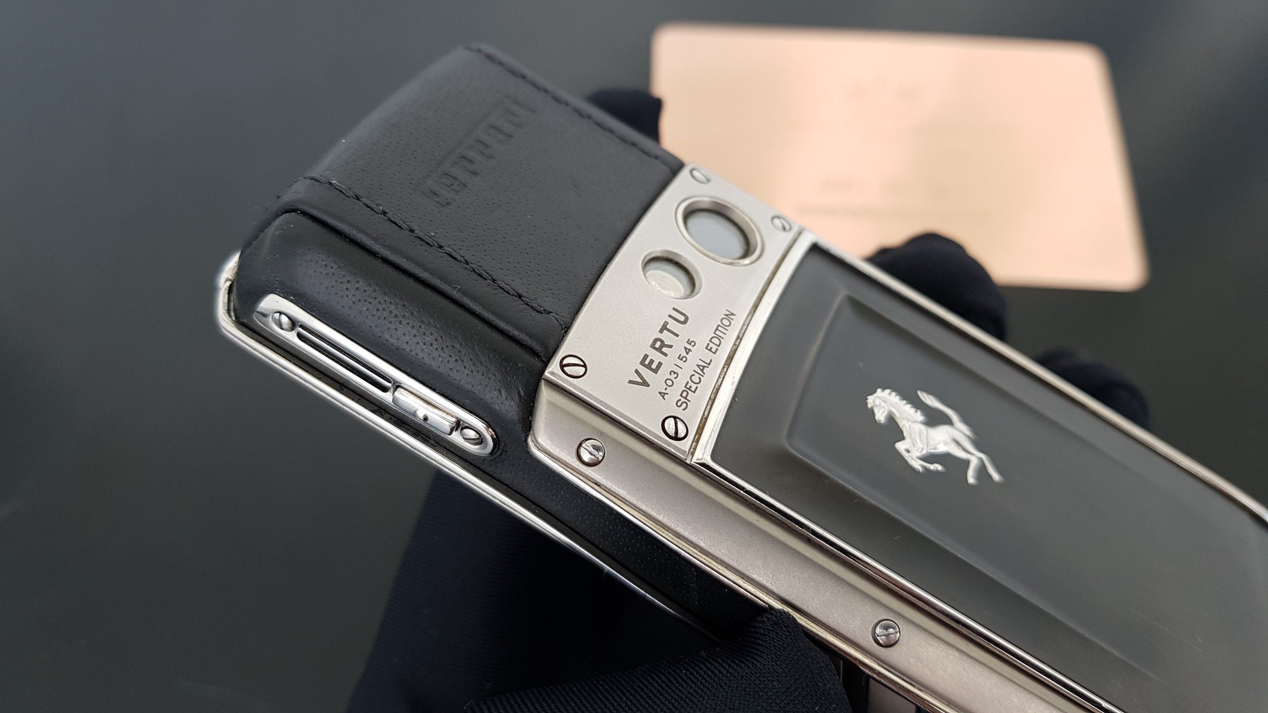 Kỳ Lân Luxury vertu ascent x ferrari limited 9 683206d1 c9a9 4efe ad45 b4f1b418f593 Vertu Ascent Ti Ferrari Limited